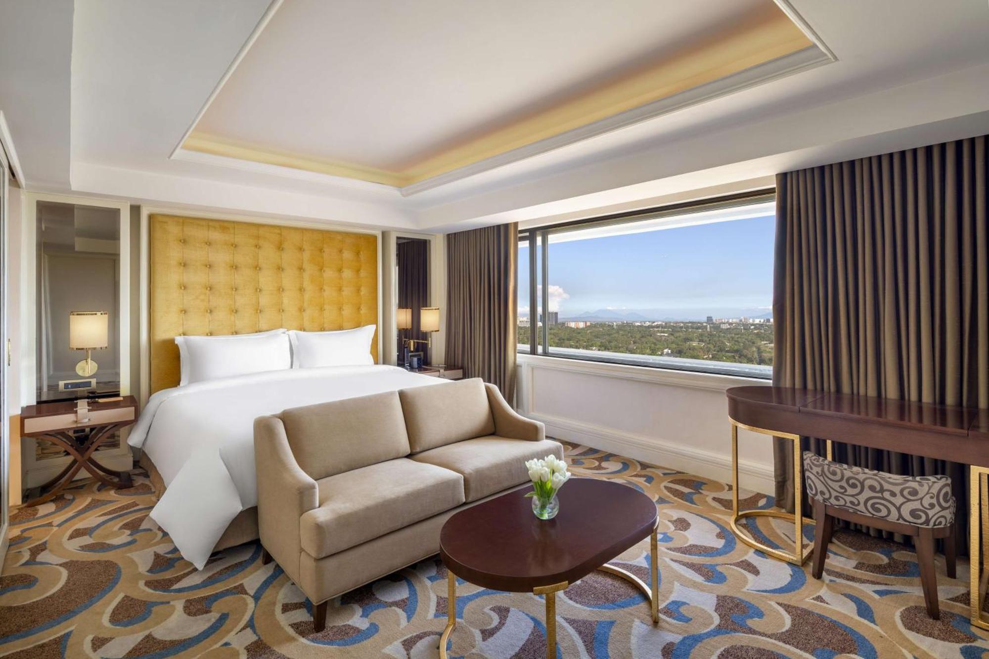 Dusit Thani Manila Hotel