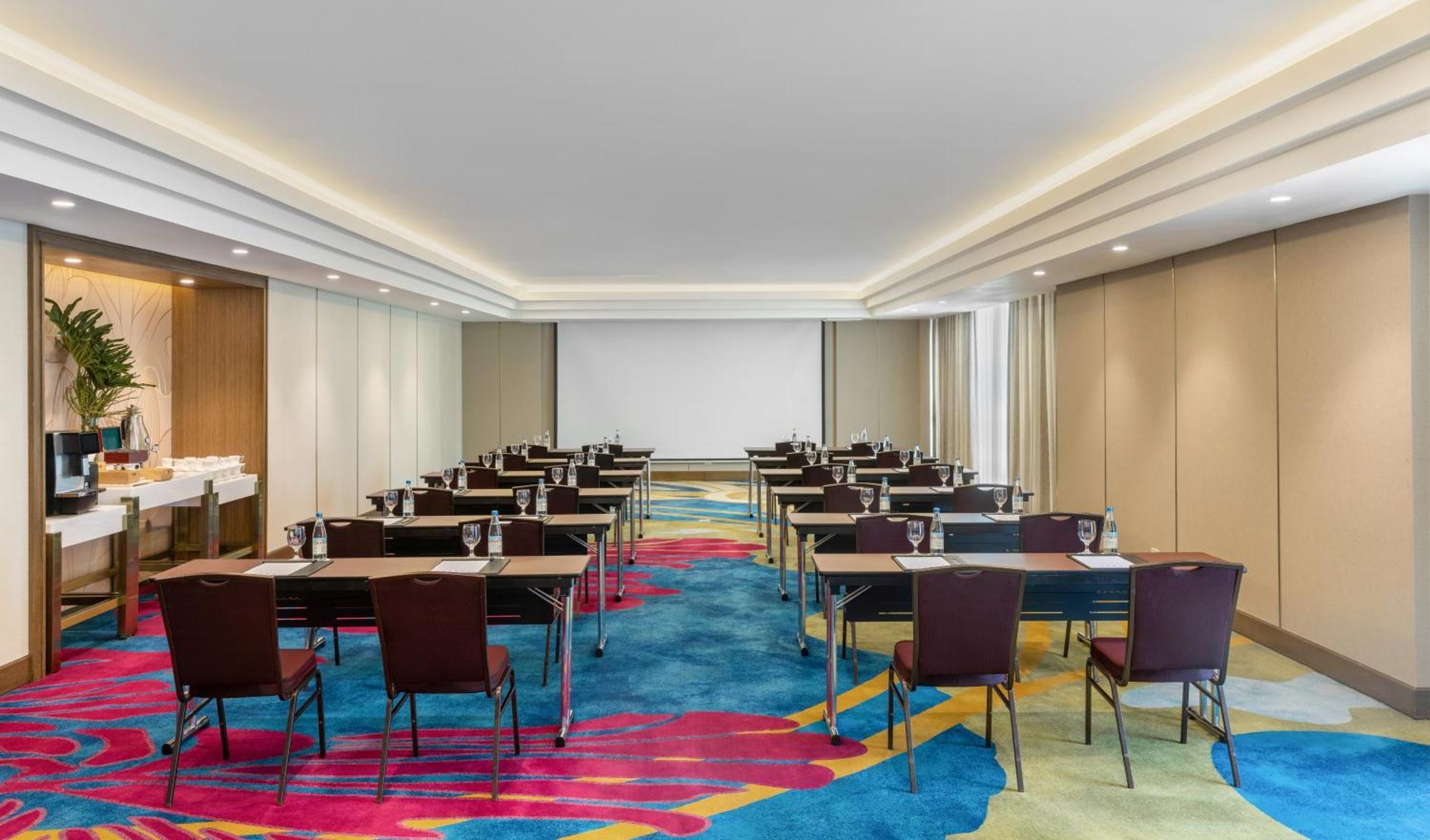 Dusit Thani Manila Hotel