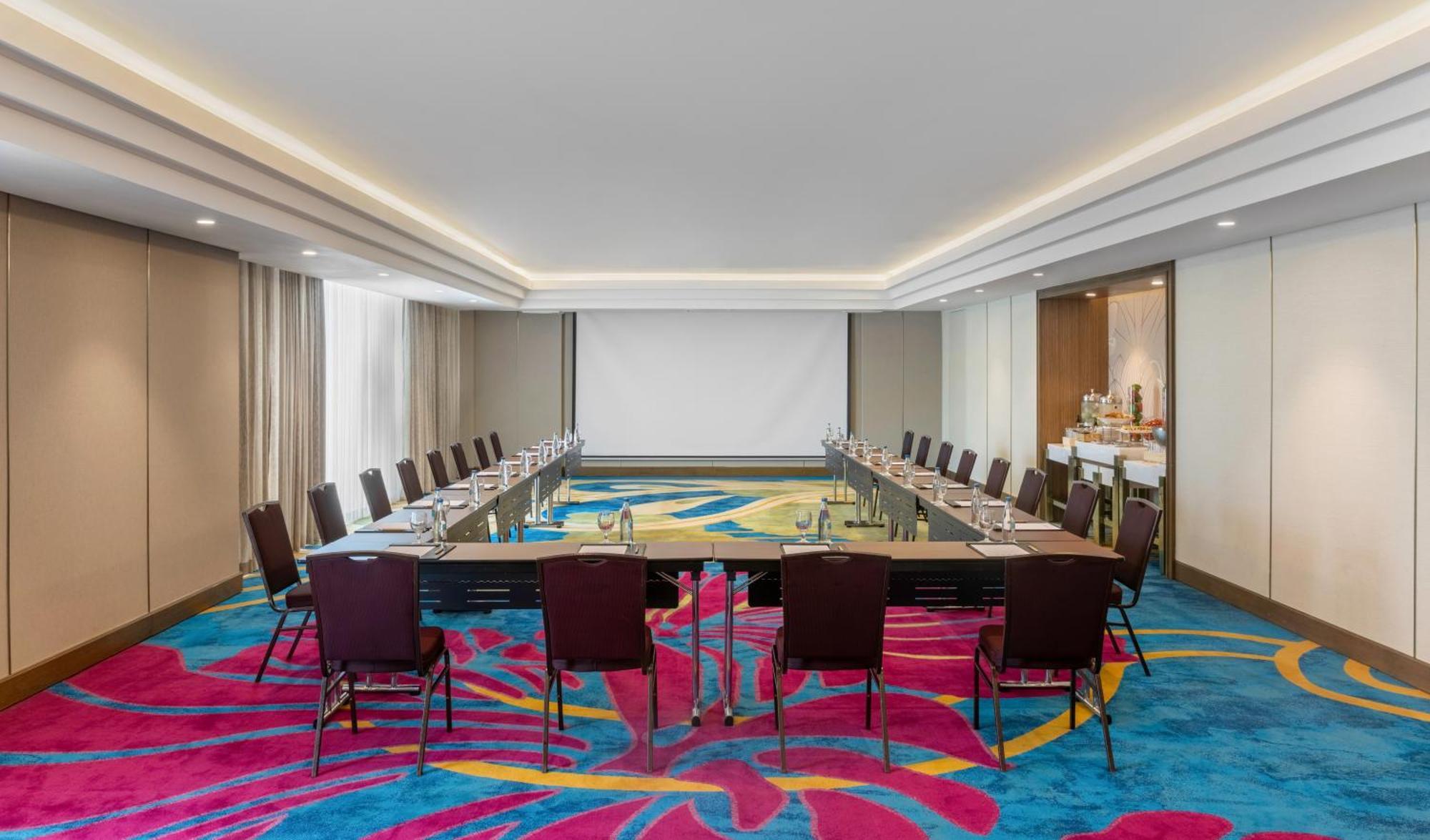 Dusit Thani Manila 5* Makati City