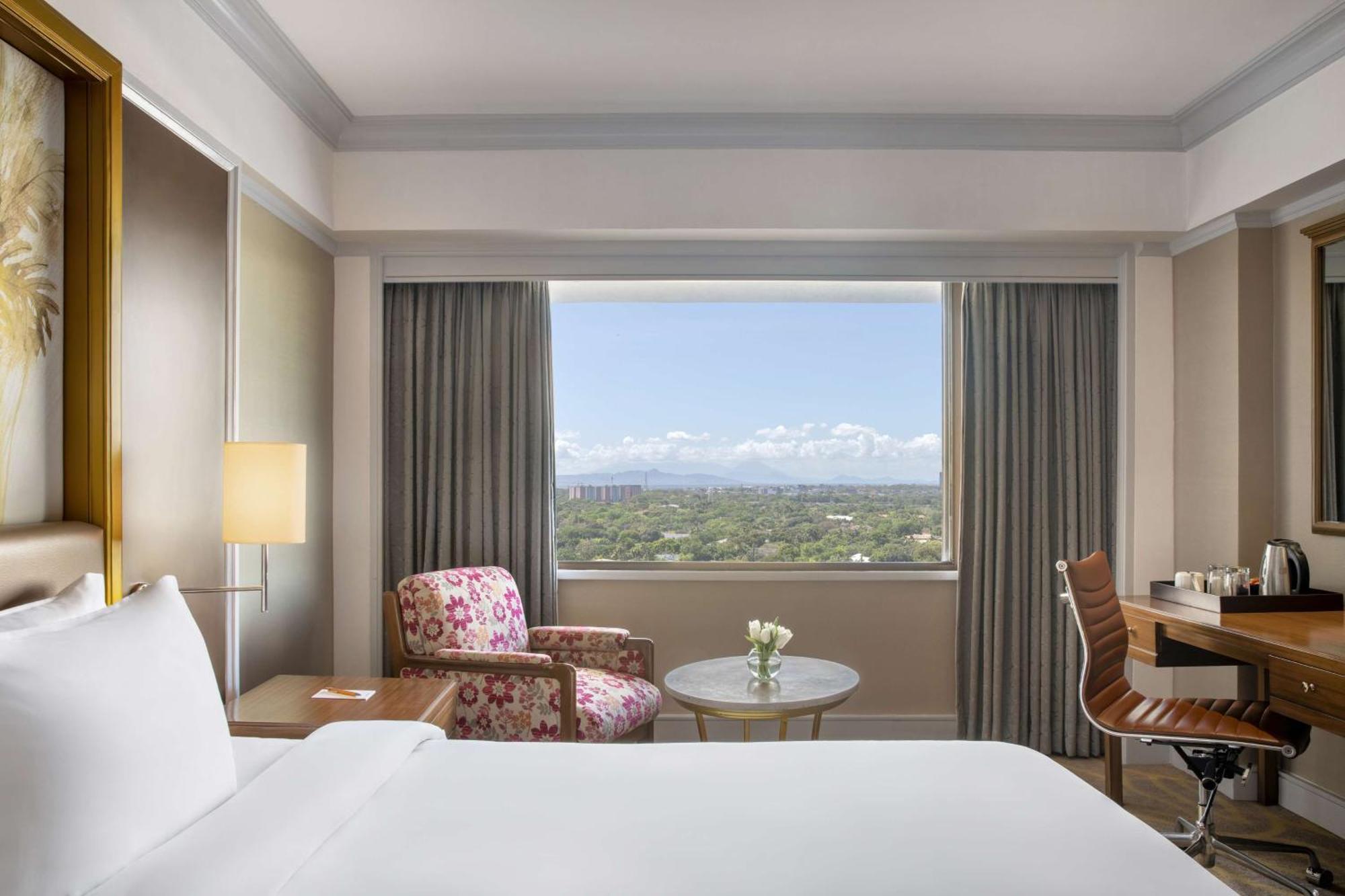 Dusit Thani Manila Hotel